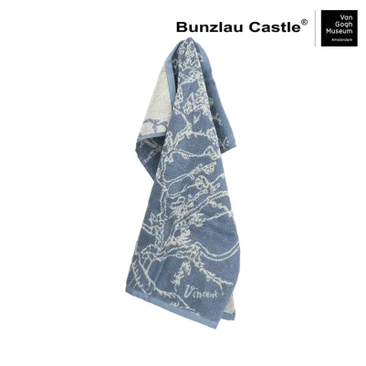 Bunzlau Castle x van gogh museum Amandelbloesem Blauw Handdoek